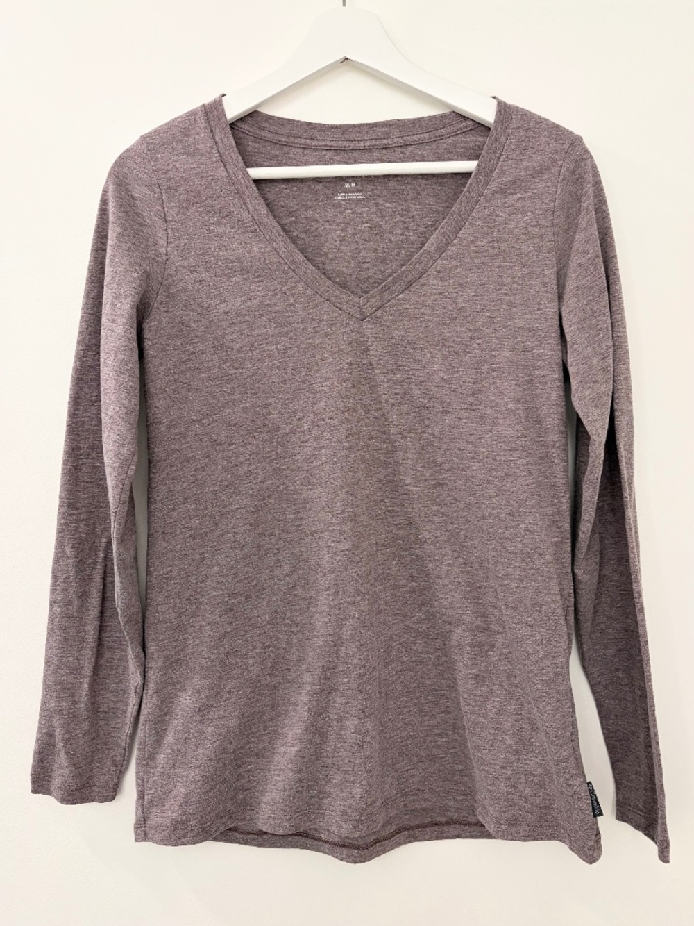 Columbia long sleeve v neck t-shirt